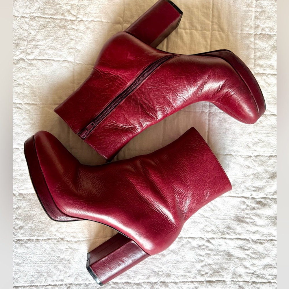 Zomp Janice Heeled Leather Boots in Vintage Red